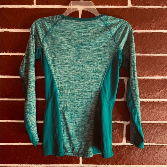 long Sleeve Athletic Top - Picture 3 of 3